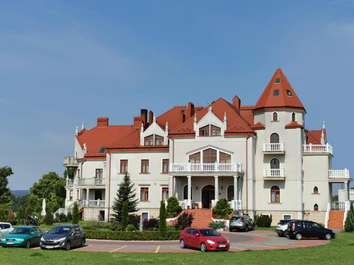 Palac Koronny Noclegi & Wypoczynek Wodzisław Εξωτερικό φωτογραφία