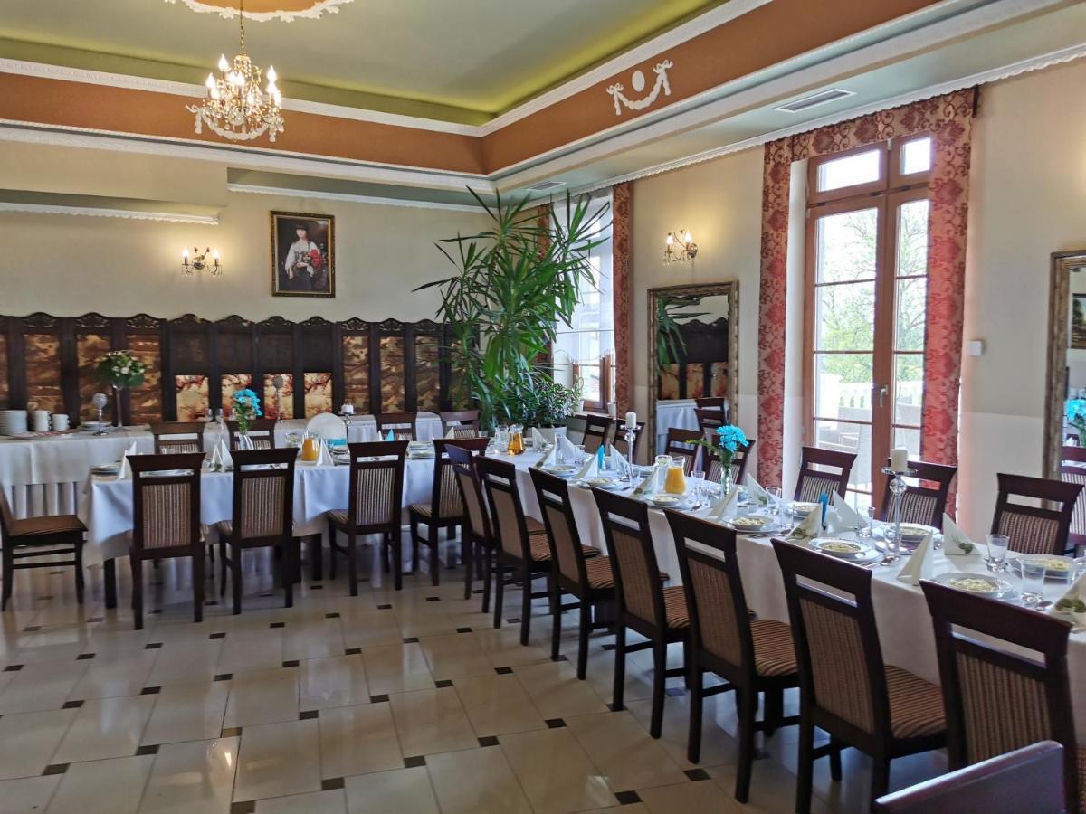 Palac Koronny Noclegi & Wypoczynek Wodzisław Εξωτερικό φωτογραφία